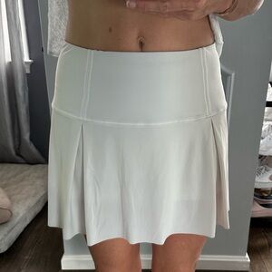 Lululemon white tennis skirt